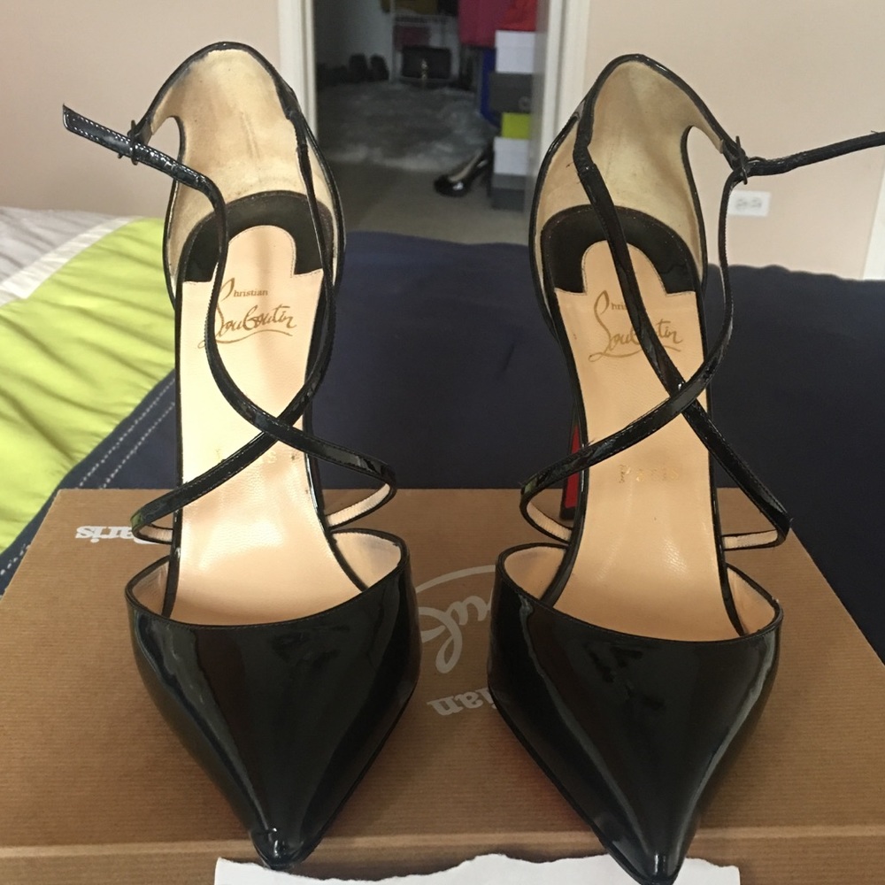 Christian Louboutin Cross Blake 39 fits us 8.5